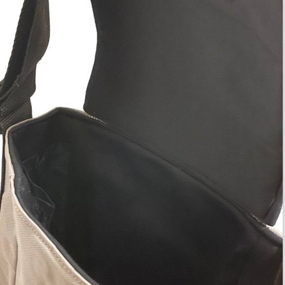 Gray and Black Durable Shoulder Bag Lunch Box - Picture 5 of 5